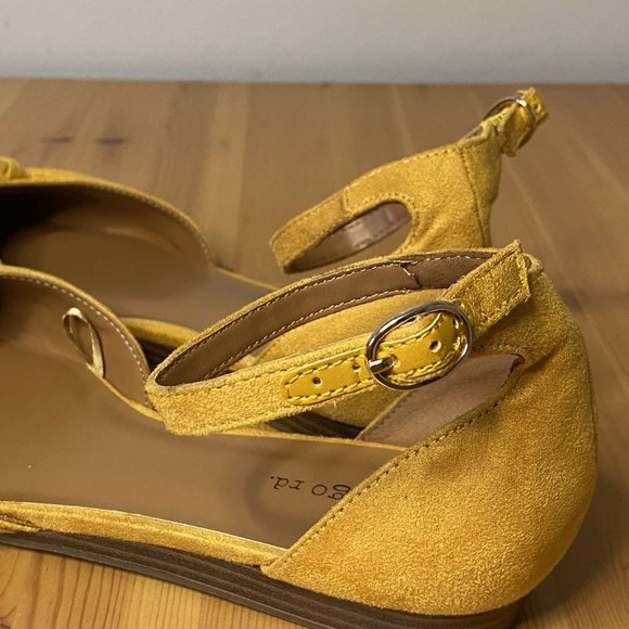 INDIGO YELLOW FLATS - WOMANS SIZE 7.5 - Picture 5 of 11